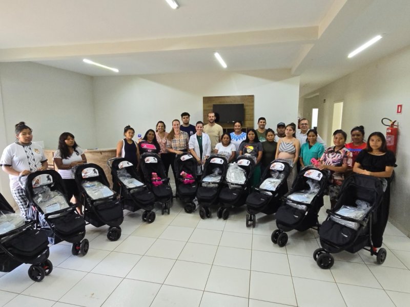 Nova Laranjeiras realiza entrega kits para mamães e gestantes atendendo a Primeira Infância